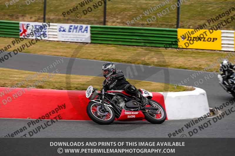 Vintage motorcycle club;eventdigitalimages;mallory park;mallory park trackday photographs;no limits trackdays;peter wileman photography;trackday digital images;trackday photos;vmcc festival 1000 bikes photographs